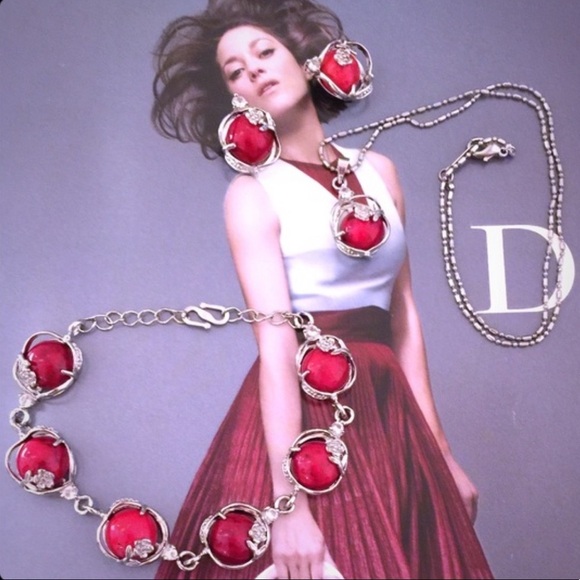 4 Pc set Red Stone Statement Jewelry Necklace with pendant,earrings & bracelet - Picture 1 of 5